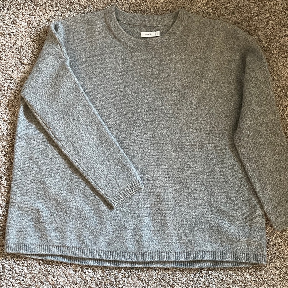 Vince. Size XS. 70% wool, 30% cashmere. Excellent condition.